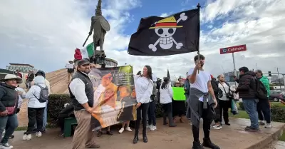 Manifestantes en la Glorieta Cuauhtmoc