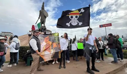 Manifestantes en la Glorieta Cuauhtmoc