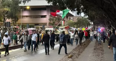 Marcha llega a Palacio Municipal