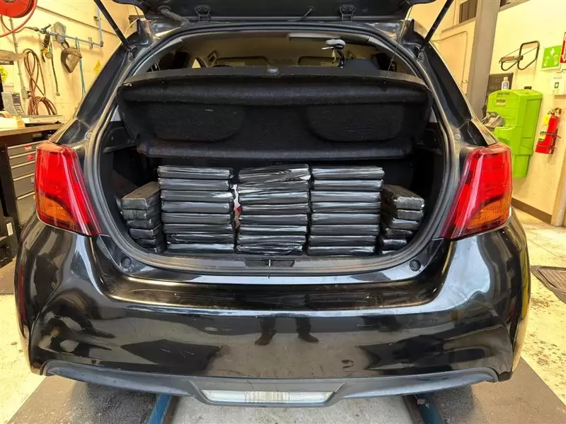 Detienen a contrabandista de fentanilo en autopista de San Diego