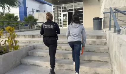Escuadrn Violeta protege a jovencita de 15 aos en Tijuana