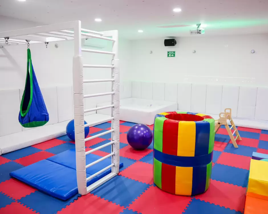 Inaugura gobernadora Marina del Pilar la primera sala sensorial en San Felipe