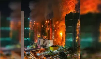 Incendio en complejo habitacional de Hong Kong dej al menos 36 personas sin vid