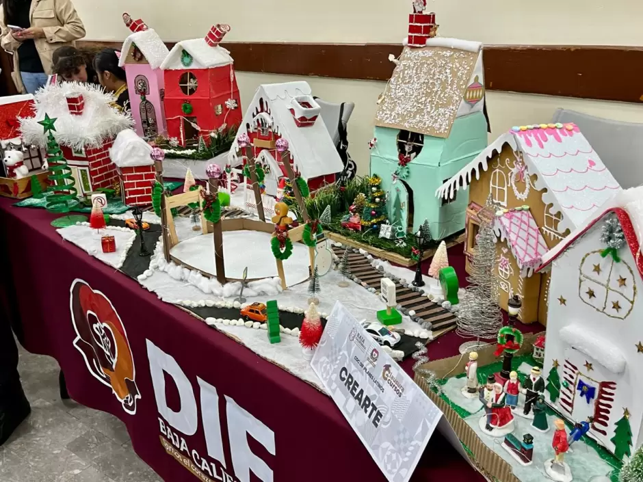 Se gradúan a más de mil 600 tijuanenses de los Centros DIF Pilares