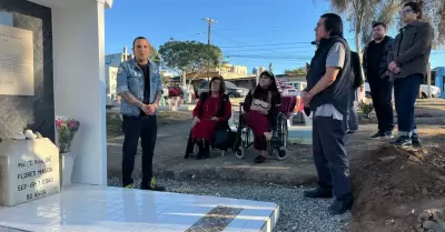 Honran memoria de Mara Talavera Brouss en panten municipal