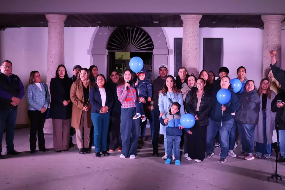 Palacio Municipal se ilumina por el Da Internacional de las Personas con Discapacidad