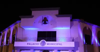 Palacio Municipal se ilumina por el Da Internacional de las Personas con Discap