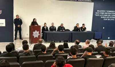 Ceremonia de graduacin del programa "Jvenes Cambiando sus Vidas"