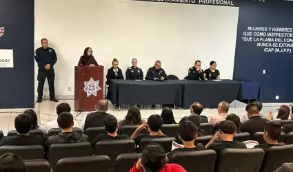 Ceremonia de graduacin del programa "Jvenes Cambiando sus Vidas"