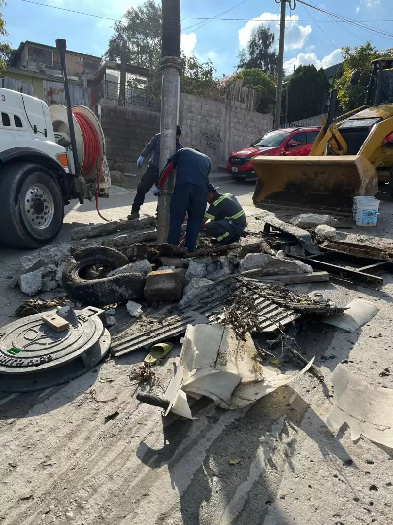 Exhortan a evitar tirar basura en la red sanitaria