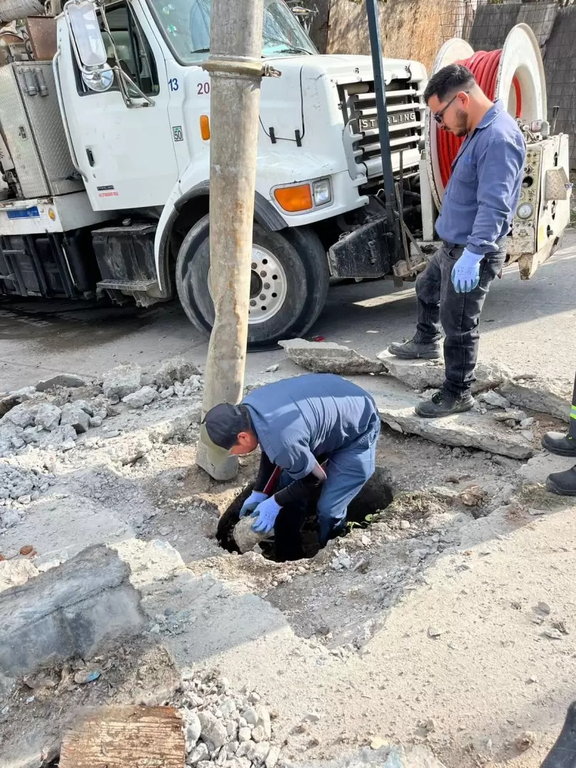Exhortan a evitar tirar basura en la red sanitaria