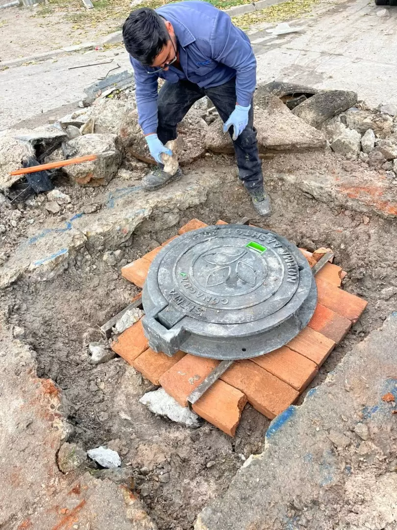 Exhortan a evitar tirar basura en la red sanitaria