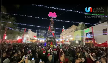 Realizan el tradicional encendido del rbol de Navidad CocaCola y Ayuntamiento d