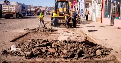 Bacheo estratgico en nueve vialidades de Ensenada