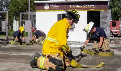 Concluye capacitacin en manejo de mangueras y standpipe para bomberos en Protec