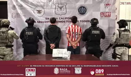 Menores detenidos en posesin de narcticos y arma de fuego de utilera en Tijua