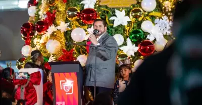 Encendido del rbol navideo 2025 en Palacio Municipal