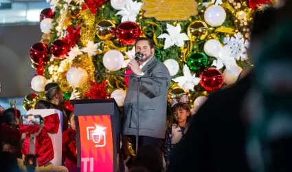 Encendido del �rbol navide�o 2025 en Palacio Municipal