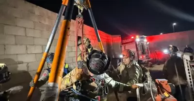 Rescatan a joven que cay a pozo de agua