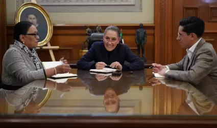 Claudia Sheinbaum conversa con el papa Len XIV