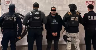 Presunto homicida con una orden de arresto activa