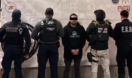 Presunto homicida con una orden de arresto activa