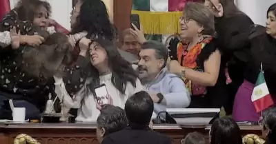 Pelea en Congreso de la Ciudad de M�xico