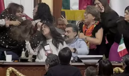 Pelea en Congreso de la Ciudad de M�xico