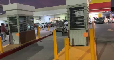 Operativo en estacionamientos de plazas comerciales