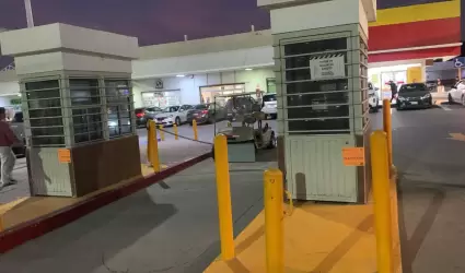 Operativo en estacionamientos de plazas comerciales