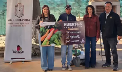 Entrega de paquetes de huertos familiares