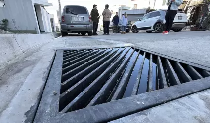 Vecinos de Tijuana exigen frenar descargas de aguas negras de lujoso edificio en