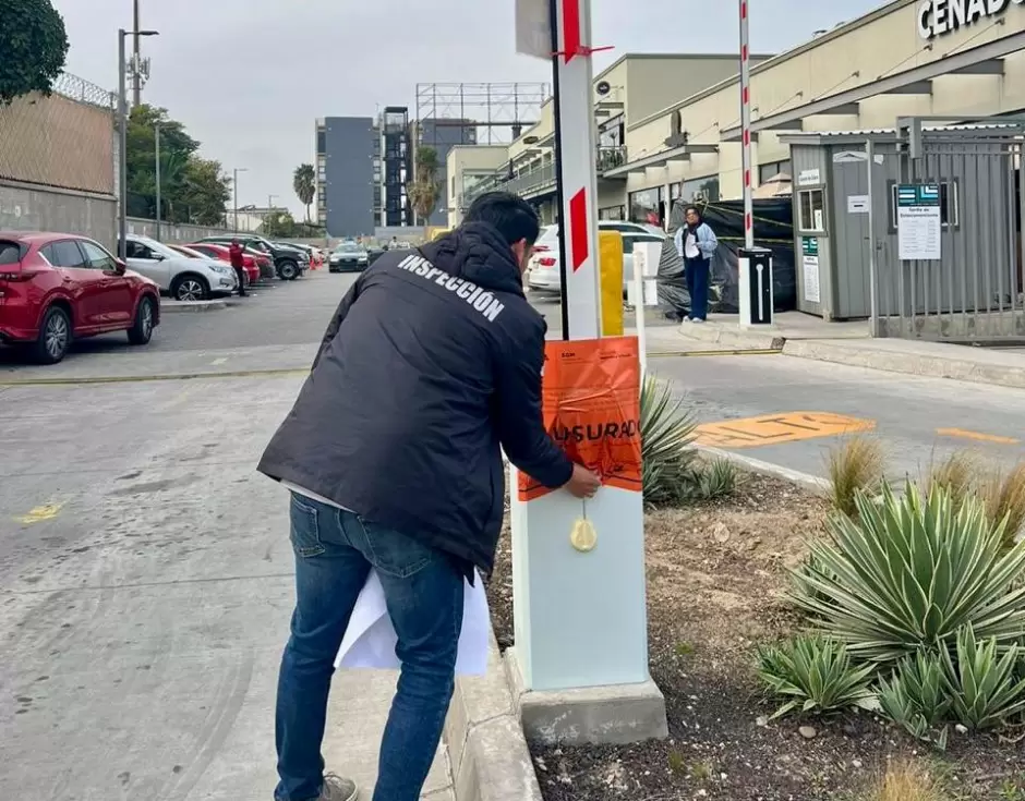 Clausura de estacionamientos por irregularidades en documentaci�n y seguridad