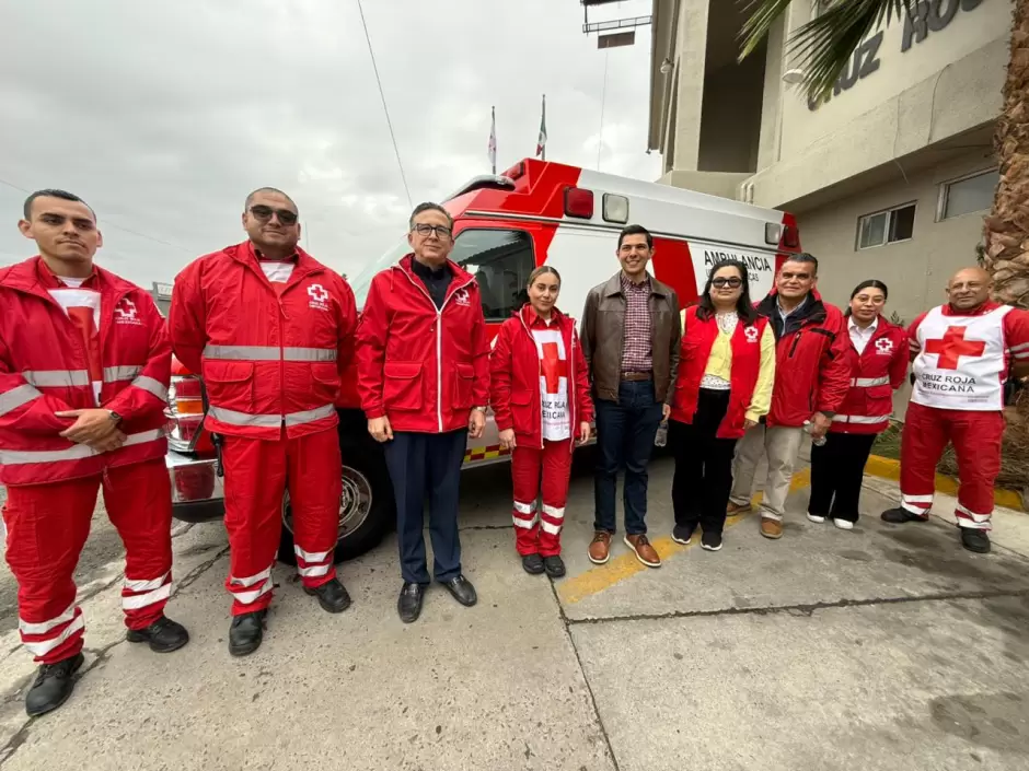 Gobierno de Tecate fortalece la atenci�n a emergencias con entrega de dos unidades a la Cruz Roja