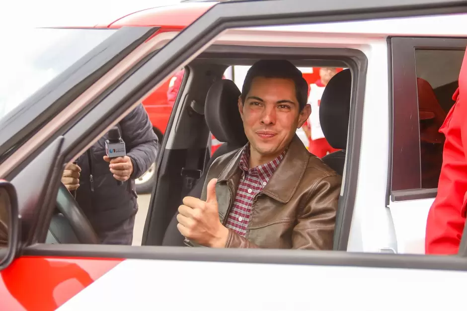 Gobierno de Tecate fortalece la atenci�n a emergencias con entrega de dos unidades a la Cruz Roja