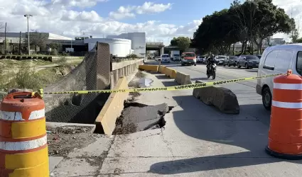 Nuevo socav�n obliga al cierre parcial de la V�a R�pida Oriente
