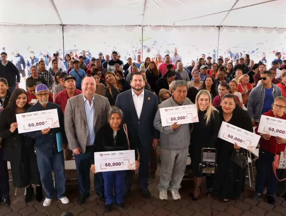 Entrega de créditos para impulsar el autoempleo