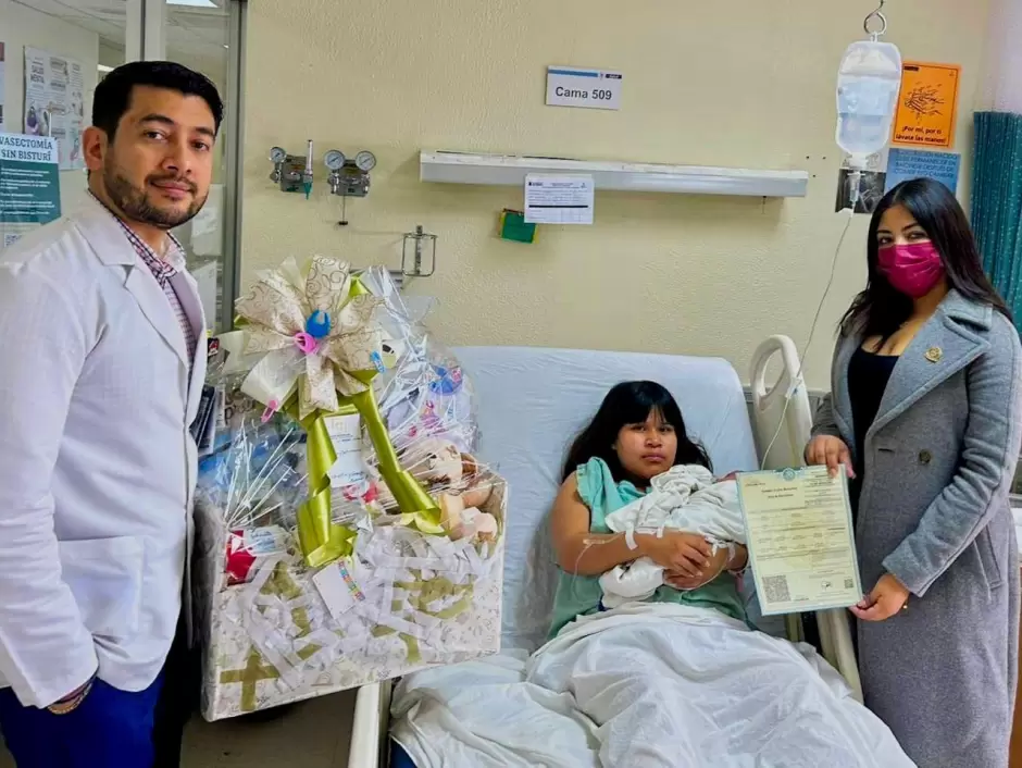 Tres primeros beb�s nacidos en 2026 con entrega de Actas de Nacimiento