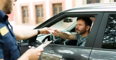 Cuatro ciudadanos presentados ante Fiscal�a por "dar mordidas" a municipales en