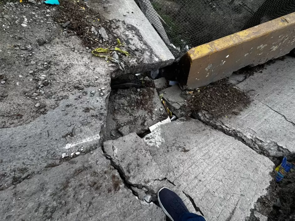 Socavón junto a Palacio Municipal