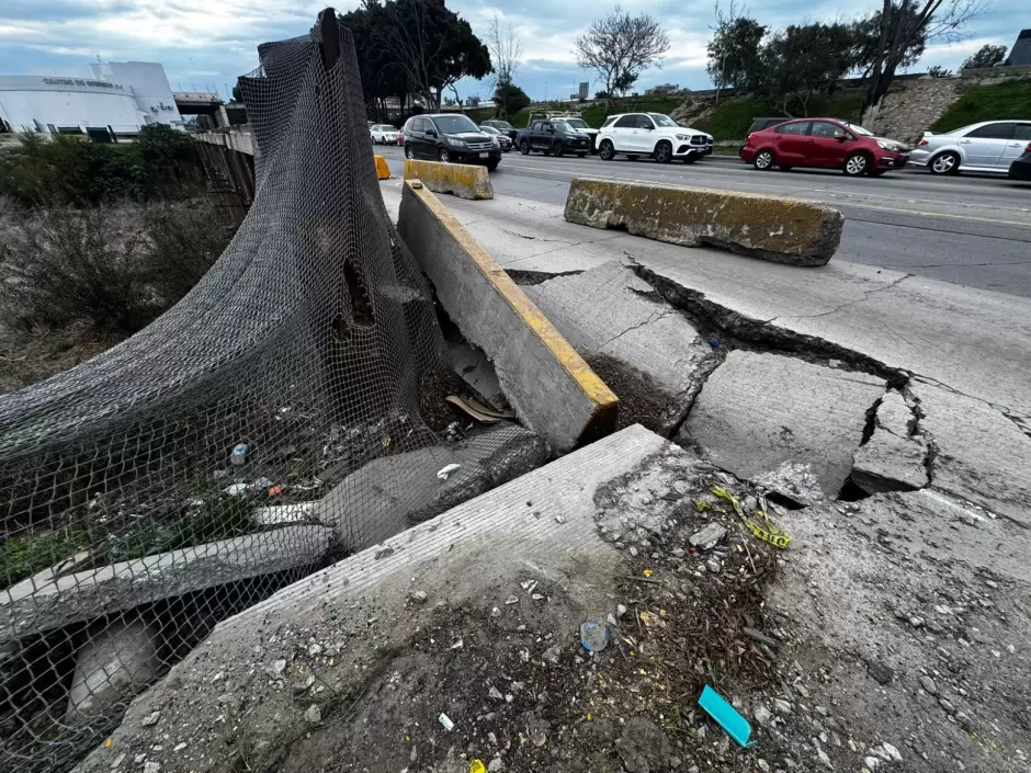 Socavón junto a Palacio Municipal