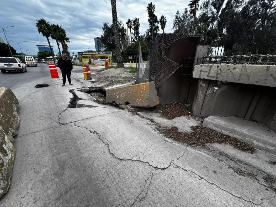 Socavón junto a Palacio Municipal