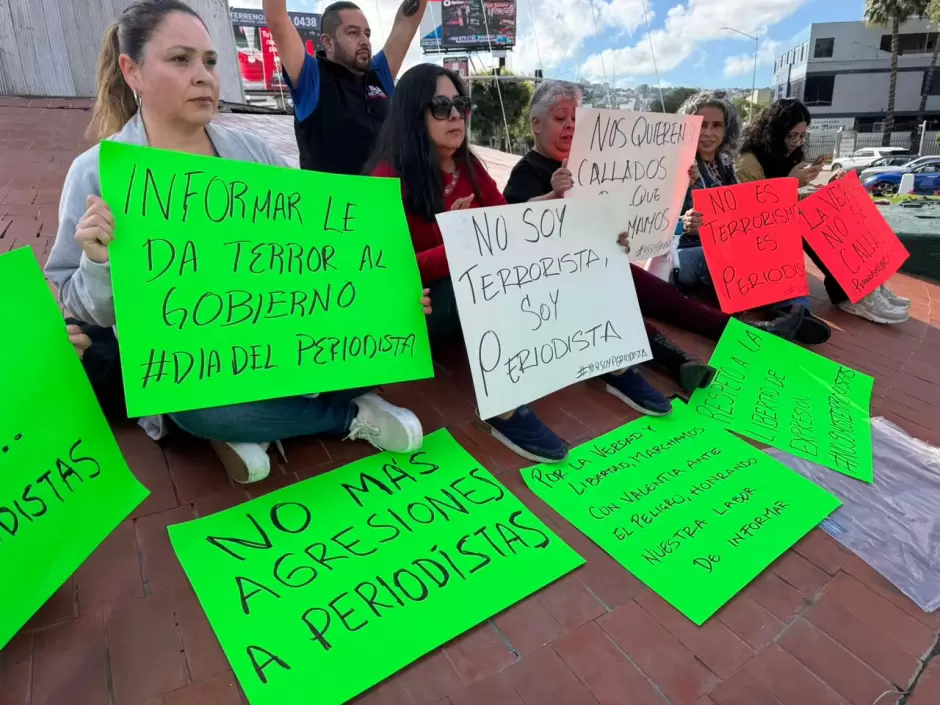 Periodistas se manifiestan en Tijuana por el D�a del Periodista y denuncian criminalizaci�n del gremio