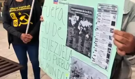 Activistas protestan en Tijuana contra intervenci�n militar de Estados Unidos en