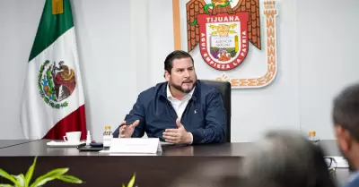 Se re�ne Ismael Burgue�o con secretaria de Turismo de BC y representantes de org