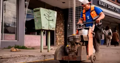 Colocaci�n de concreto hidr�ulico (whitetopping) en la avenida Ju�rez