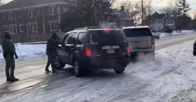 Agentes del ICE matan a una mujer en Minneapolis