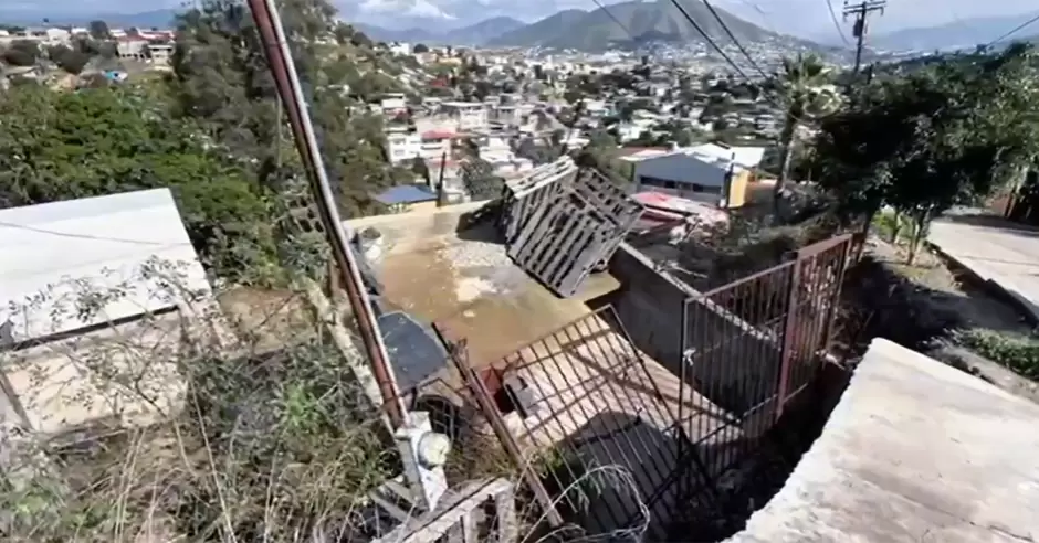 Deslizamiento de tierra en la colonia Reforma