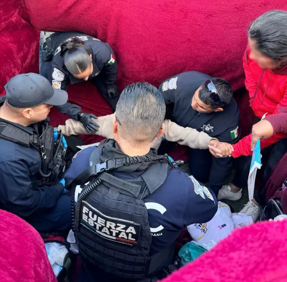 Agentes de la FESC auxilian a mujer en labor de parto en Ensenada