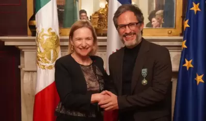 Francia condecora a Gael Garc�a Bernal